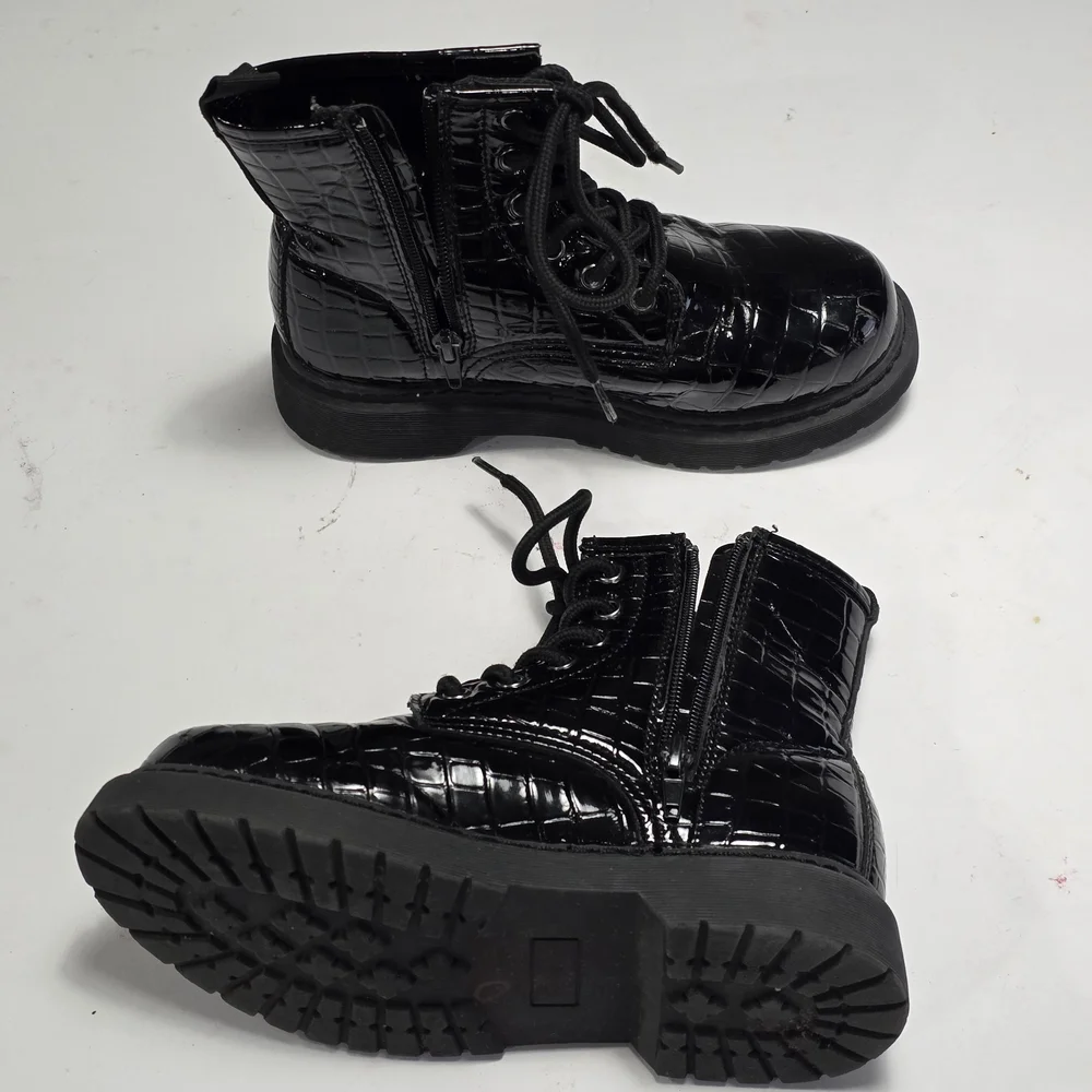 Steve Madden Baby Girl Black Croc-Embossed Combat Boots Size 2